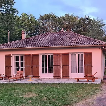 펜션 Maison Confortable En Foret Pres Des Plages Aucun Voisinage