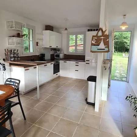 Prázdninový dům Maison Confortable En Foret Pres Des Plages Aucun Voisinage *