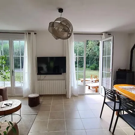 Maison Confortable En Foret Pres Des Plages Aucun Voisinage 펜션 *